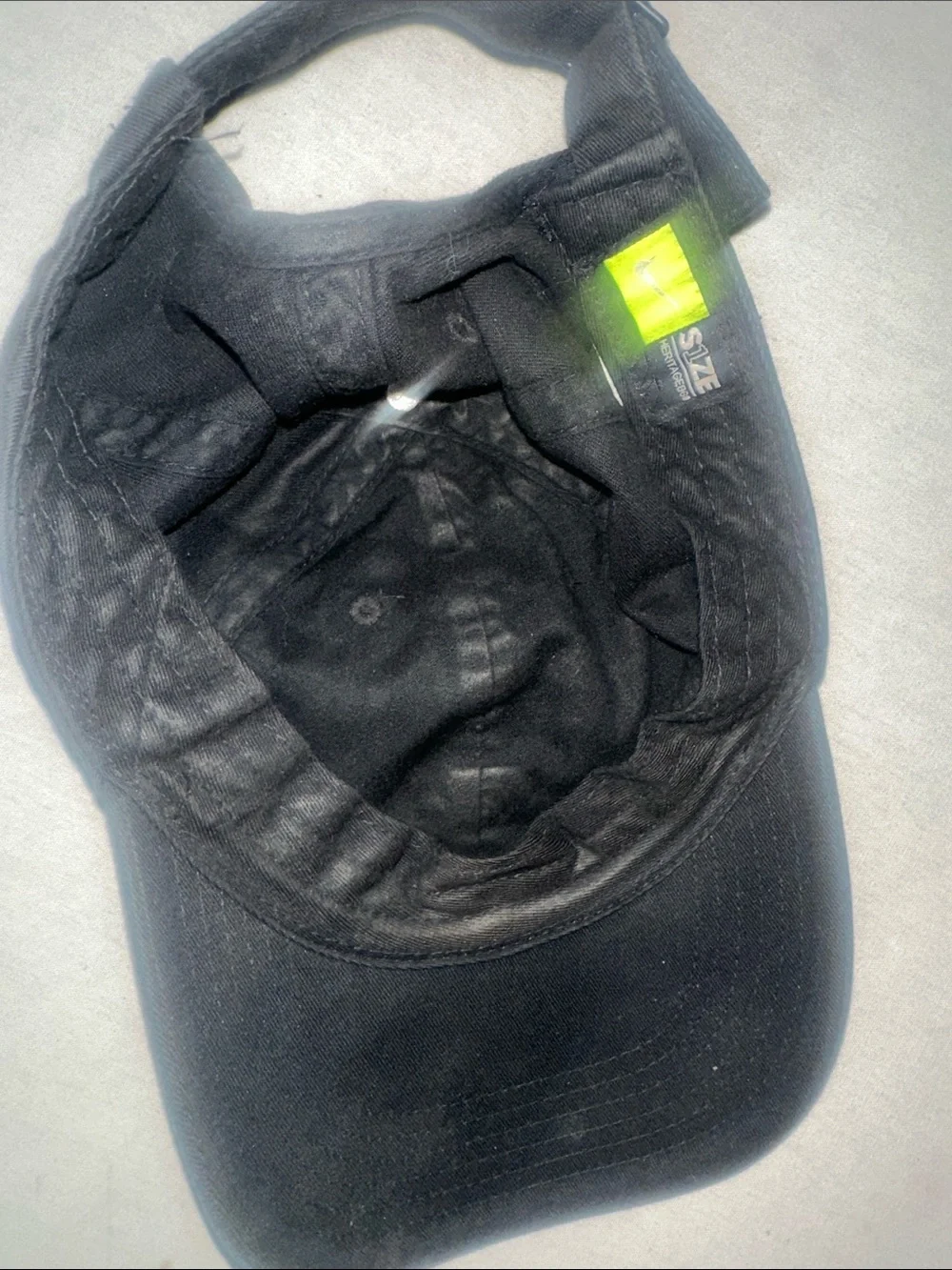 Unisex Nike Black Cap with White Swoosh – Casual Hat